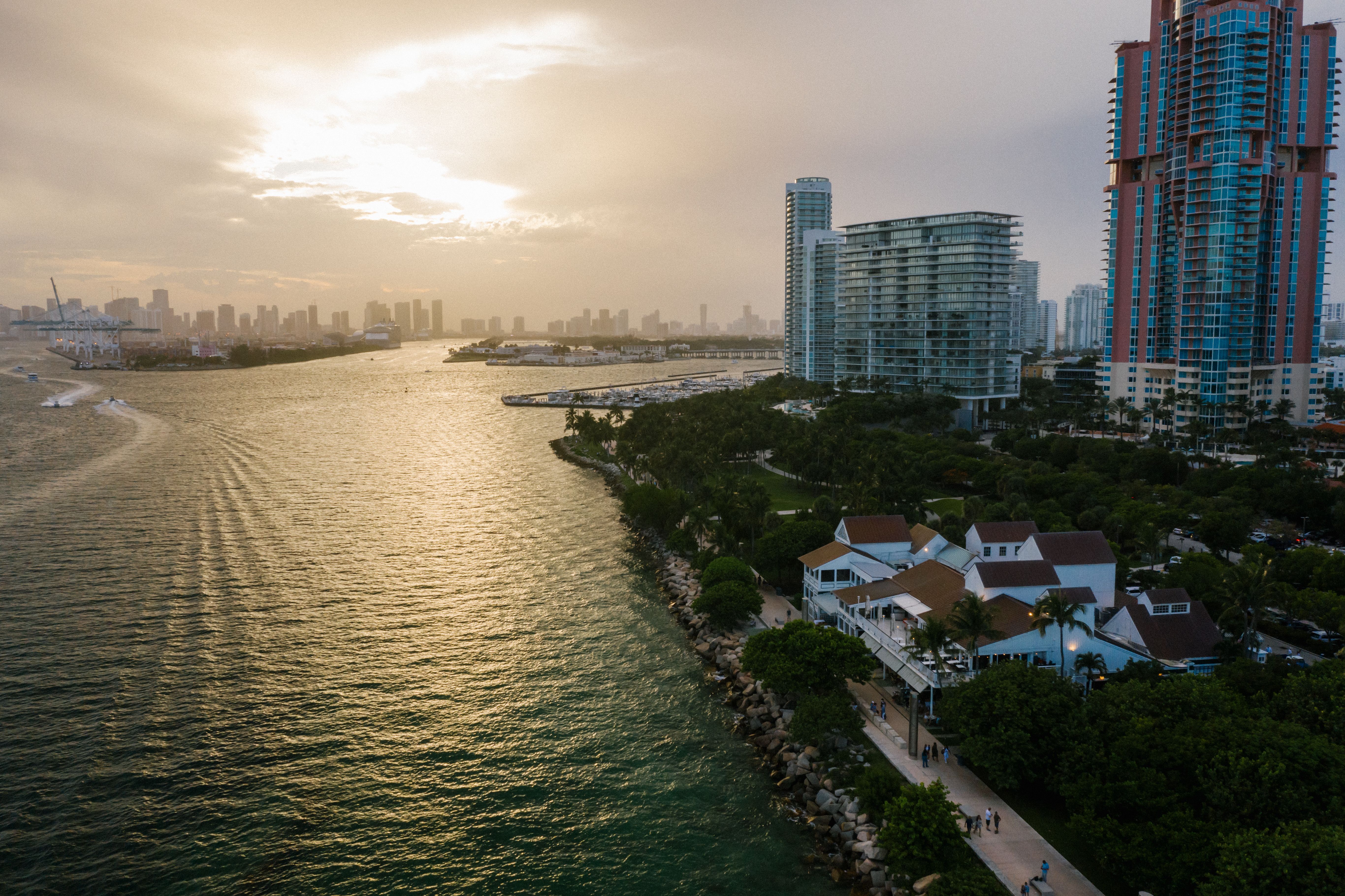 How Long Does It Typically Take to Close on a House in Miami Florida Right Now