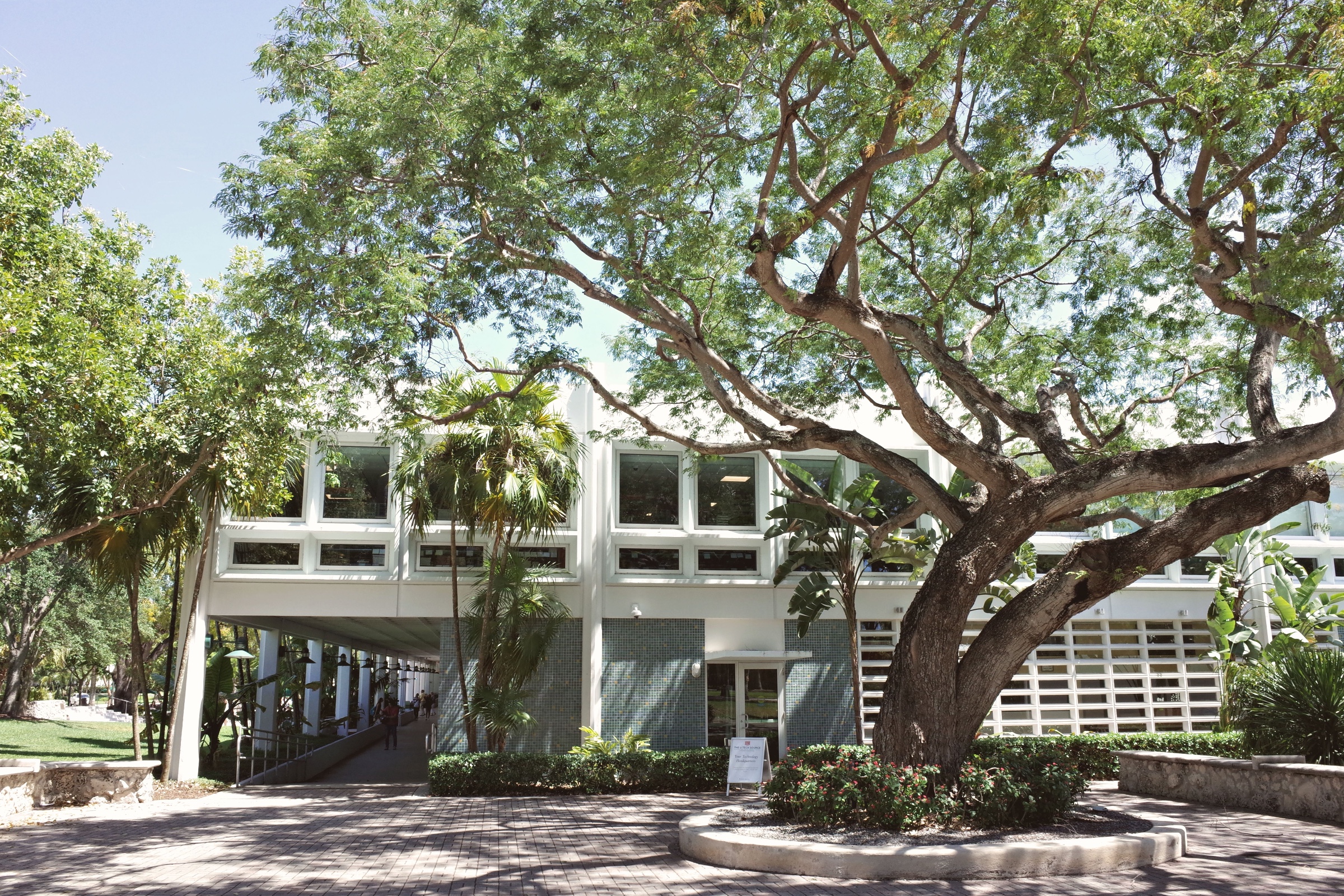 Selling a Home in Miami, Florida: What Consistently Sells Homes the Fastest, Pricing, Timeline and What to Expect