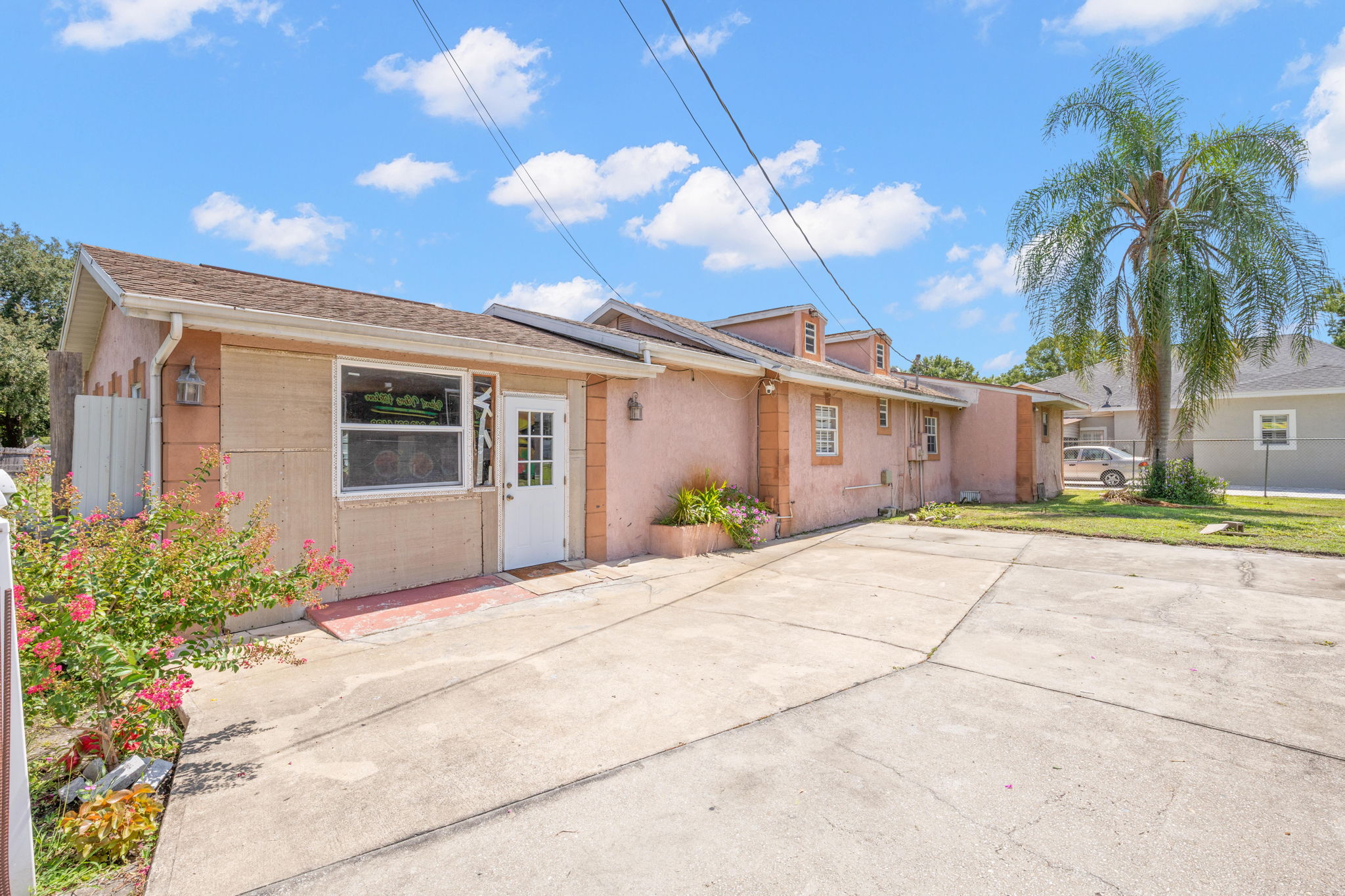 Spacious Auburndale Ranch on a Fenced