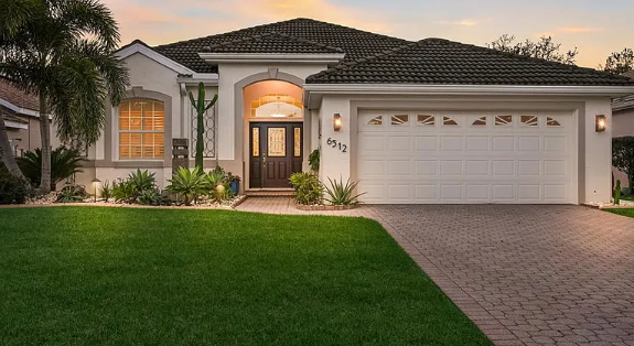 Updated Bradenton Pool & Spa Home with Screened Lanai