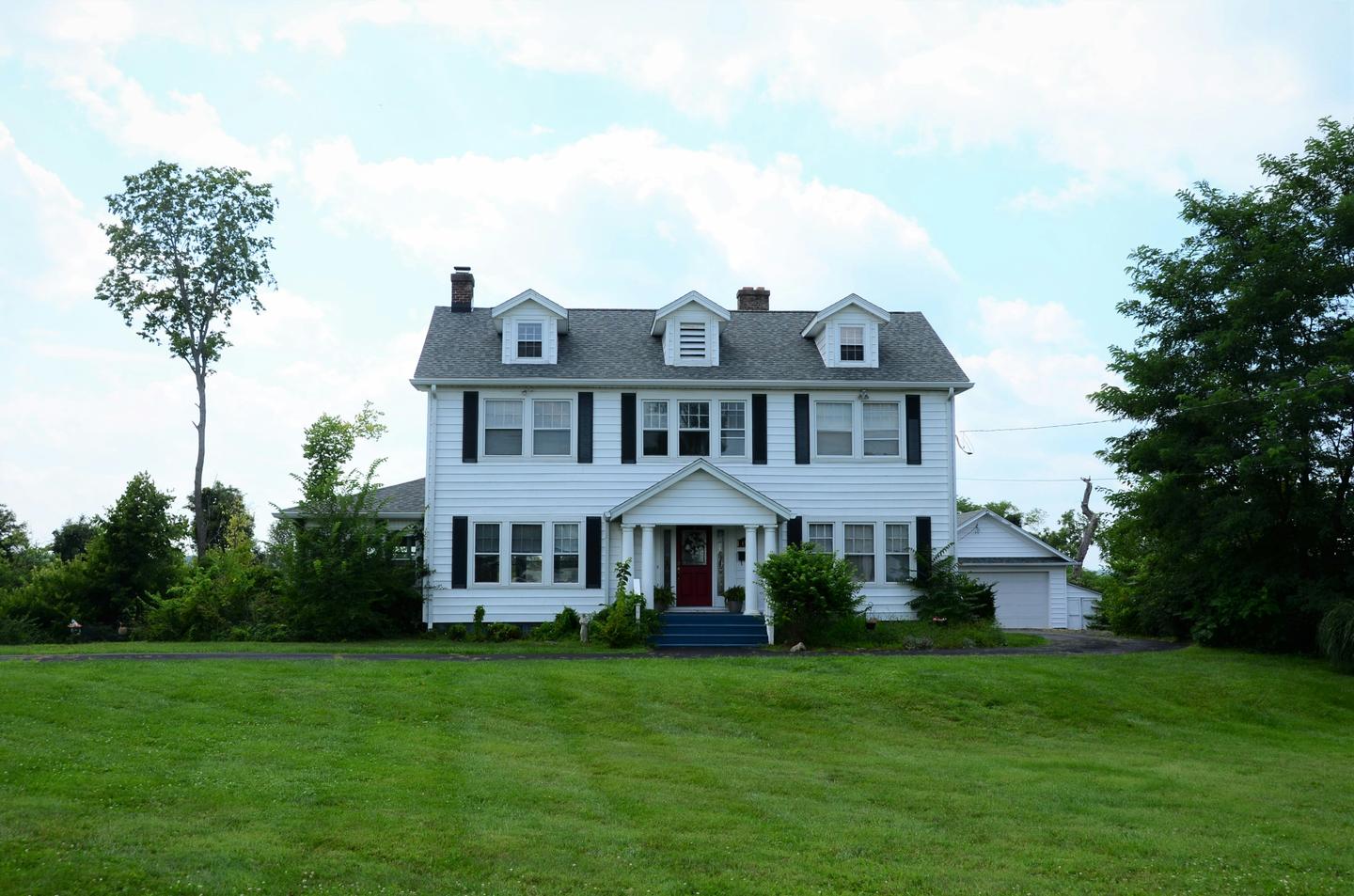 How Does Selling a House Work When You Still Have a Mortgage?